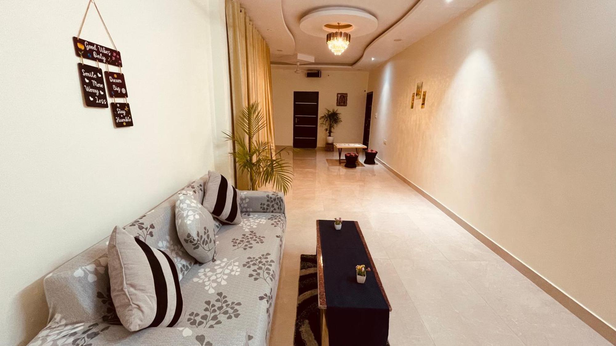Atulyam Stays Sushant Golf City Лакхнау Экстерьер фото