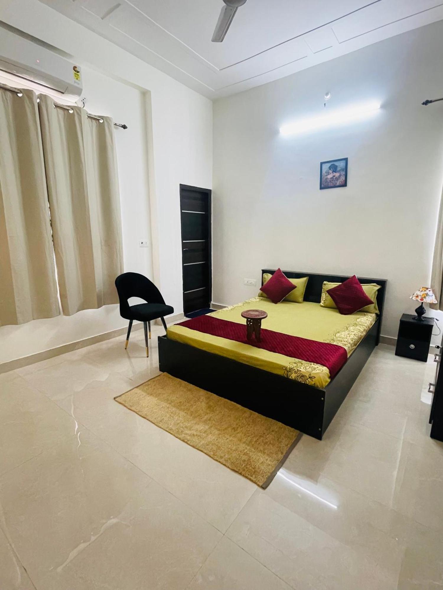 Atulyam Stays Sushant Golf City Лакхнау Экстерьер фото