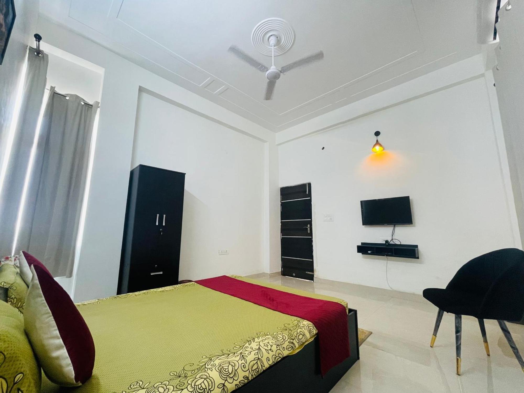 Atulyam Stays Sushant Golf City Лакхнау Экстерьер фото