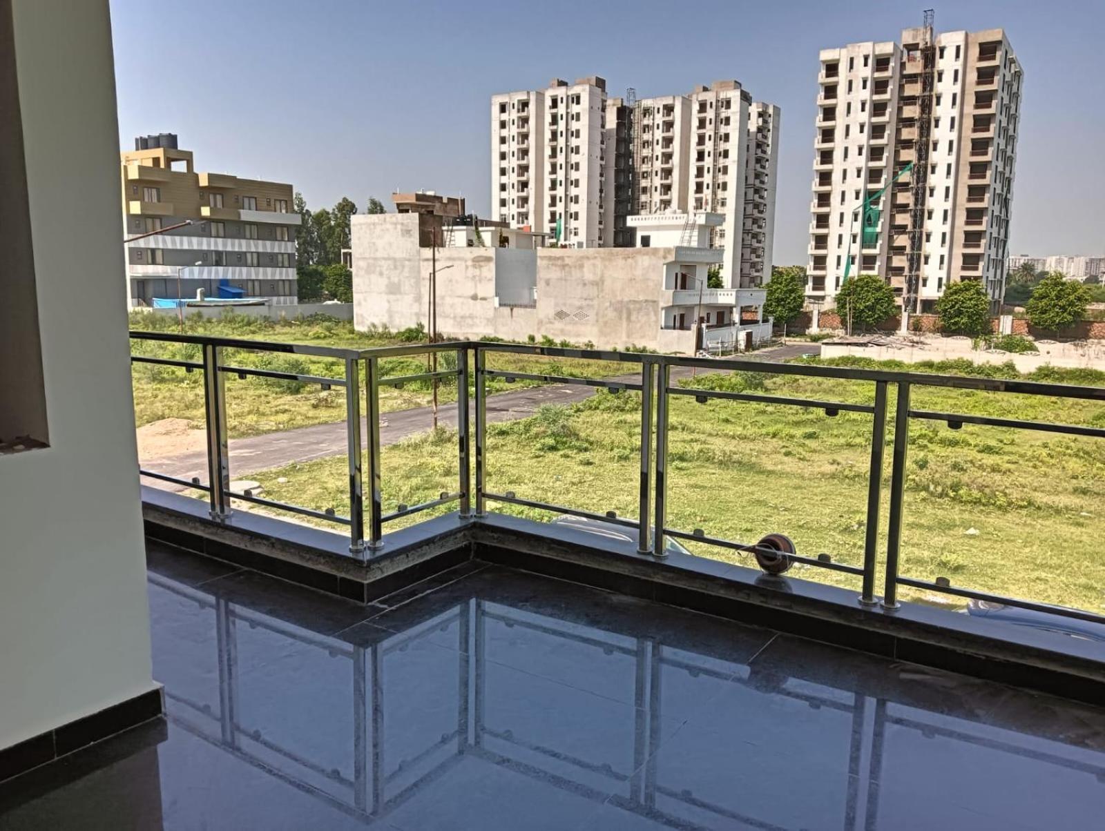 Atulyam Stays Sushant Golf City Лакхнау Экстерьер фото