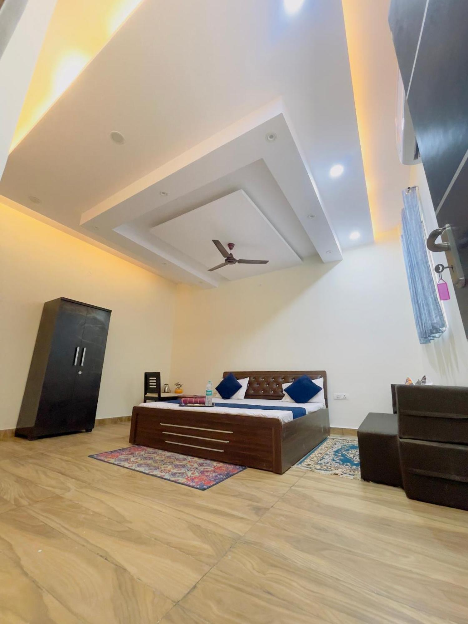 Atulyam Stays Sushant Golf City Лакхнау Экстерьер фото