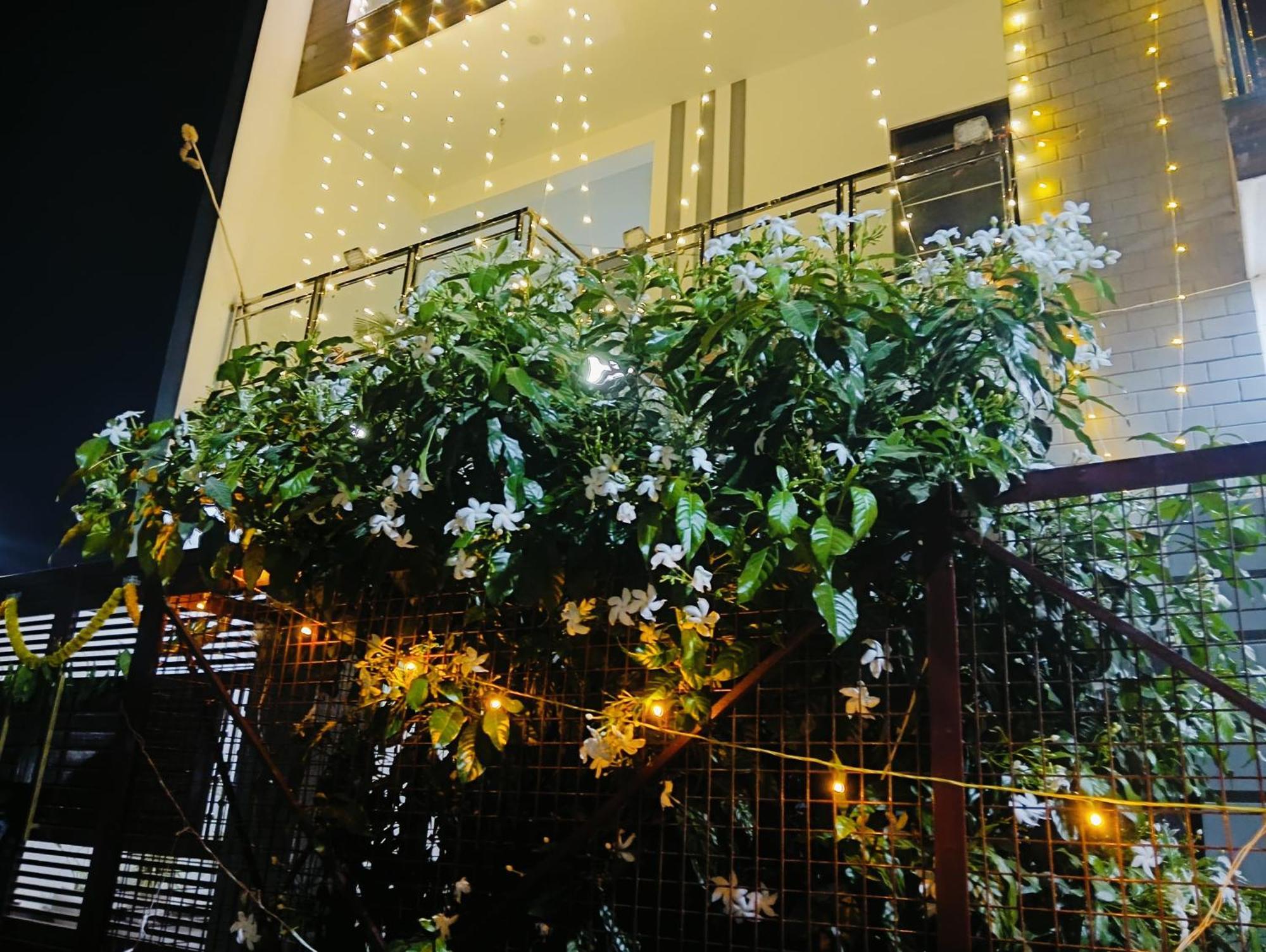 Atulyam Stays Sushant Golf City Лакхнау Экстерьер фото